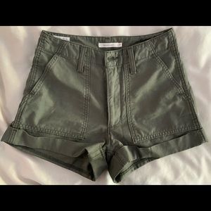 Levi’s Ribcage Utility Shorts in Olive Night